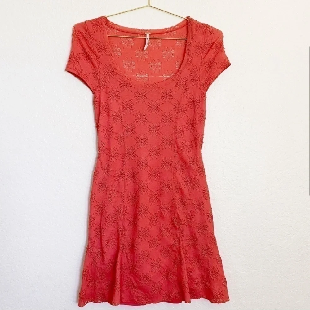 FREE PEOPLE Coral Daisy Eyelet Goddet Mini SZ S y2k style